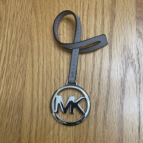 Michael Kors Trifold Wallet - Picture 14 of 15